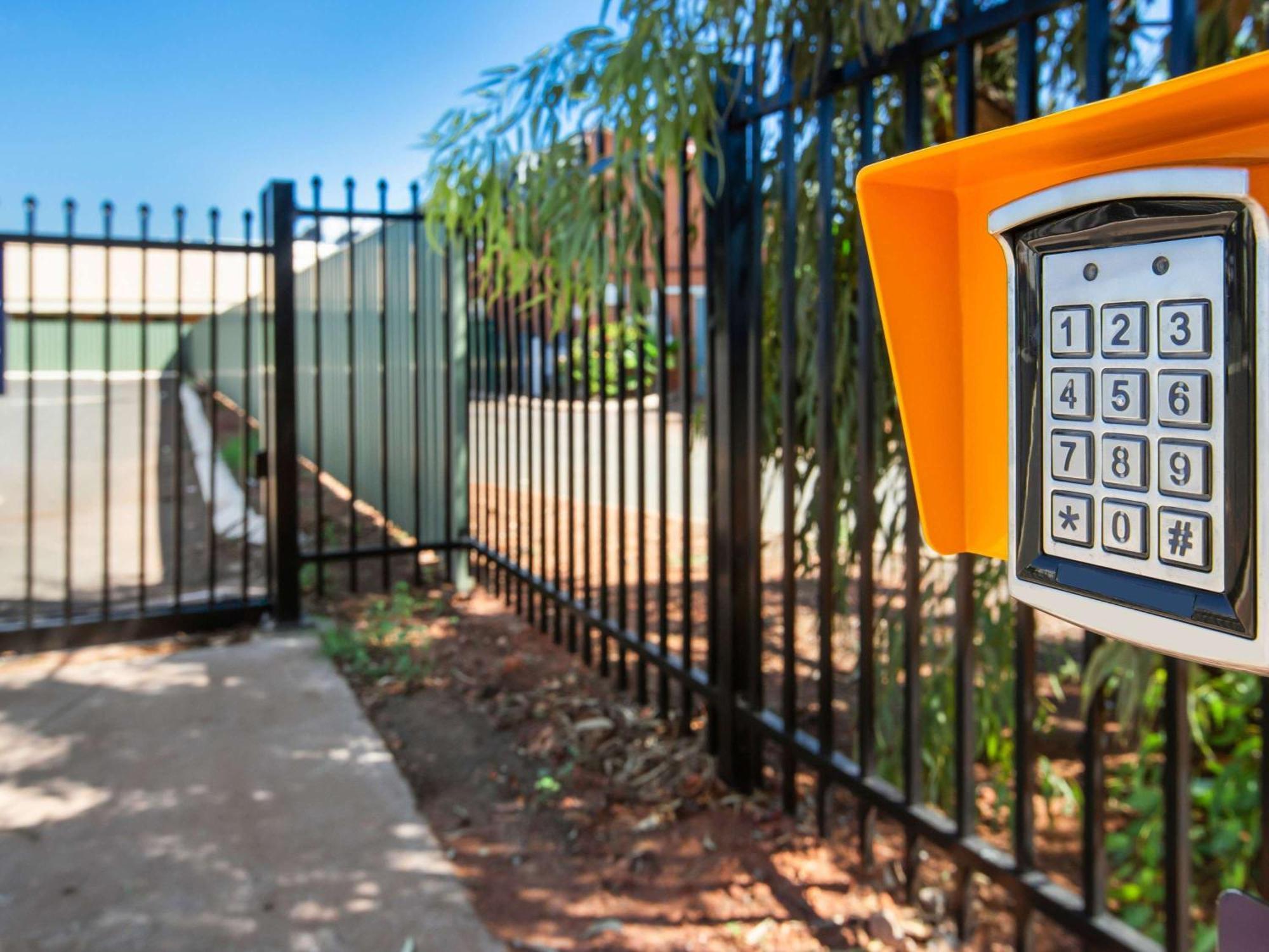 Hotel Ibis Styles Karratha Exterior foto
